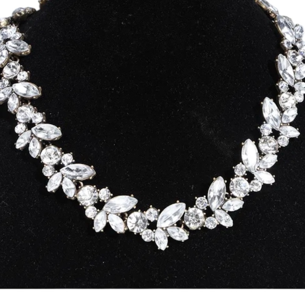 Vintage Clear Rhinestone Leaf Shape Statement Necklace